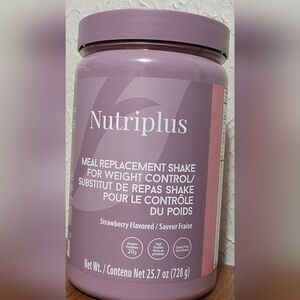 Nutriplus Strawberry Meal Replacement Shake - Pink Bottle